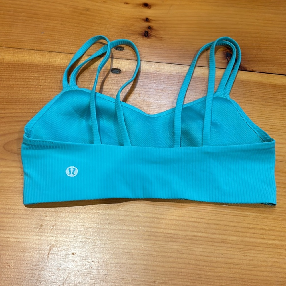 LULULEMON 6 Green Like A Cloud Ribbed Bra Light Support Molded Foam Cups
